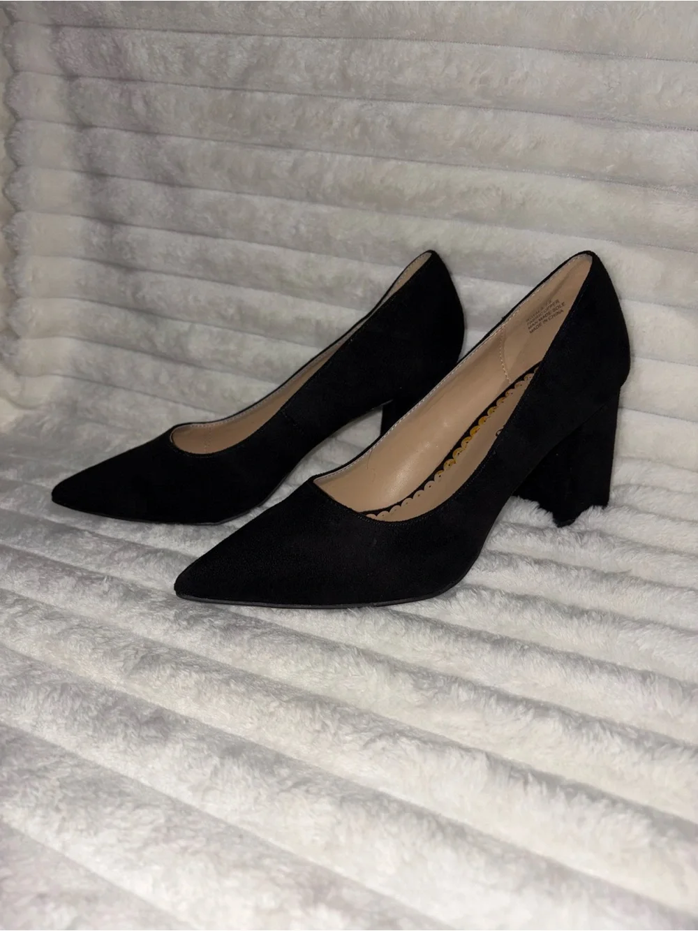 Zigi Soho Black Faux Suede Pointed Toe Heels 7.5M